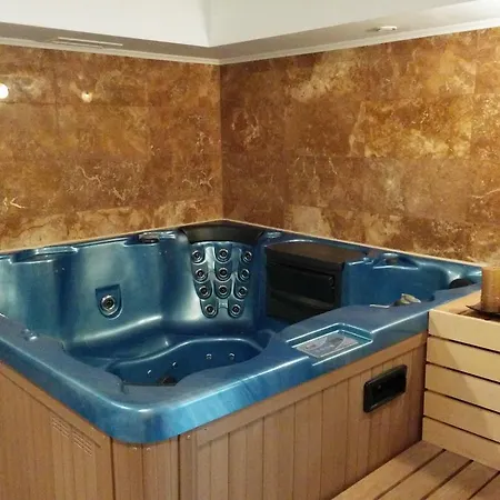 Апартамент Sandapart Park Deluxe *