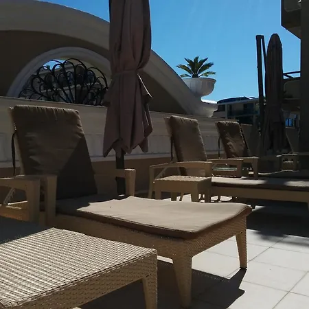 Апартамент Sandapart Park Deluxe Слънчев бряг