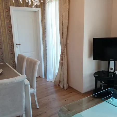 Апартамент Sandapart Park Deluxe